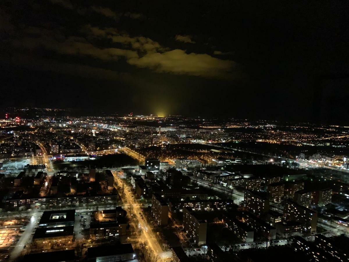 Apartamenty Sky Tower Z Wanna Przy Oknie Vratislav Exteriér fotografie